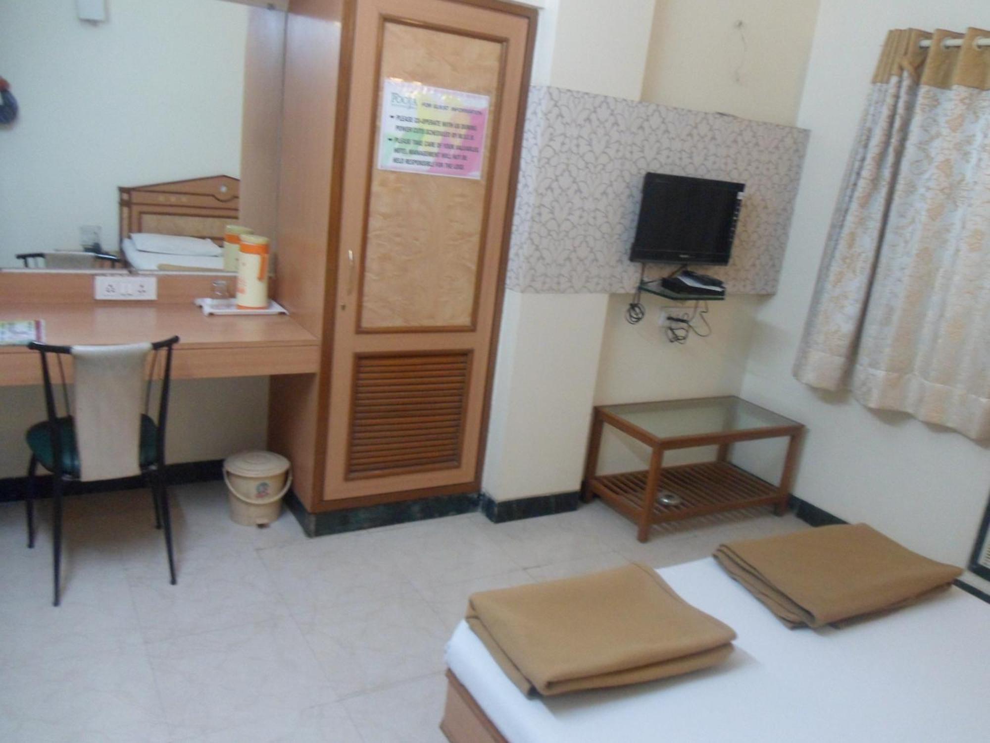 Hotel Pooja International Nashik Room photo
